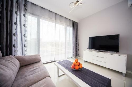 Apartamento Penthouse 2 Bedrooms In Mil Palmeras