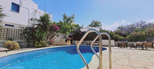 Swallow's Nest 3br Villa