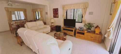Swallow's Nest 3br Villa