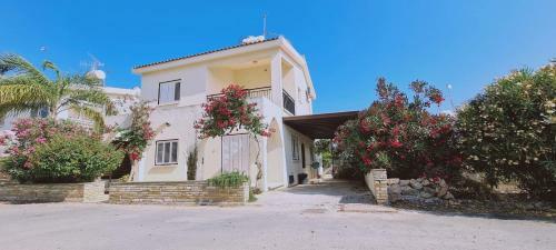 Swallow's Nest 3br Villa