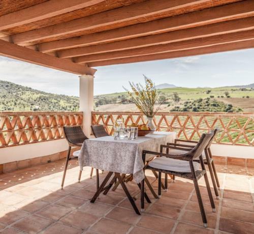 Casa Grande / Rosas Cantares