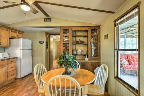 Pet-friendly Wedowee Cabin - Shared Boat Dock