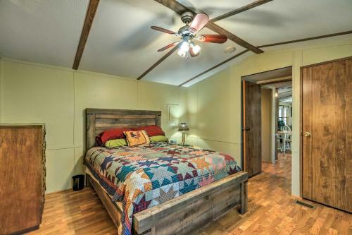 Pet-friendly Wedowee Cabin - Shared Boat Dock