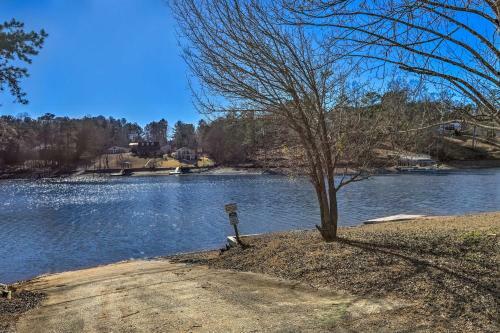 Pet-friendly Wedowee Cabin - Shared Boat Dock