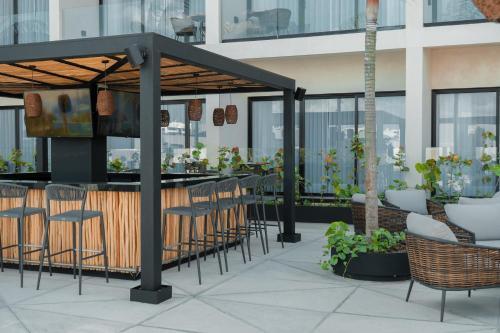 Hive Cancun By G Hotels