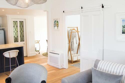 Villa White Cottage