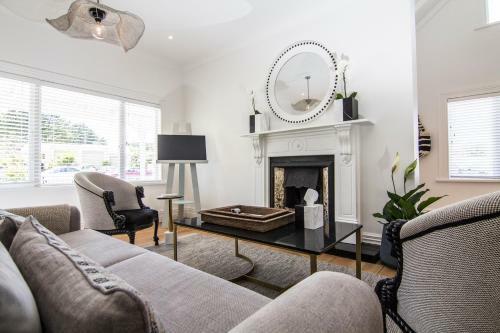 Villa White Cottage