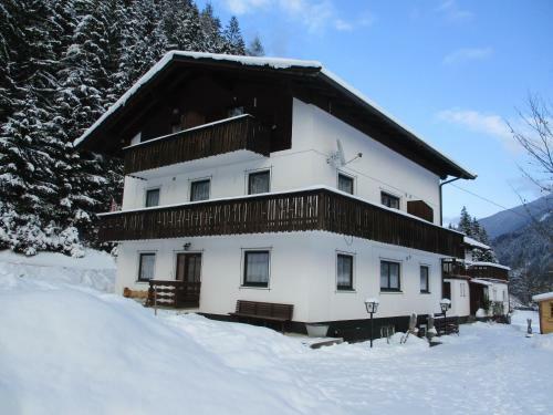 Hostal Adlerhorst