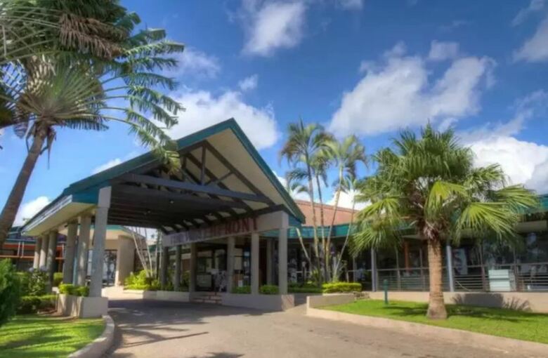 Tanoa Waterfront Hotel