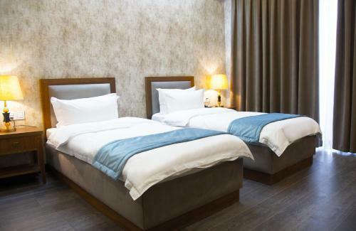 Macara Sheki City Hotel