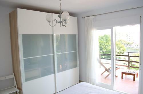 Apartamento Primera L�nea En Playa Sur. Plaza Constituci�n