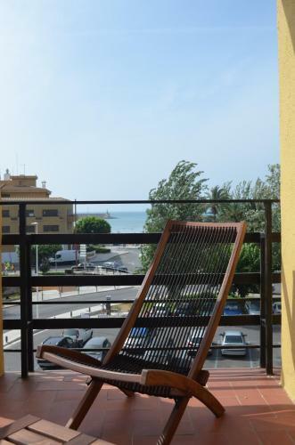 Apartamento Primera L�nea En Playa Sur. Plaza Constituci�n