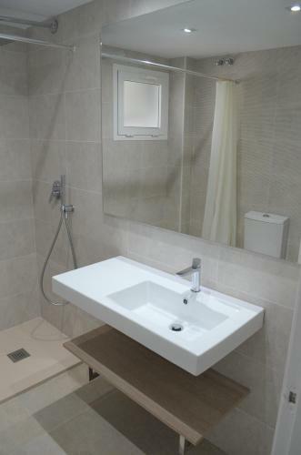 Apartamento Primera L�nea En Playa Sur. Plaza Constituci�n