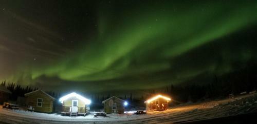Hostal Alaska Log Cabins On The Pond