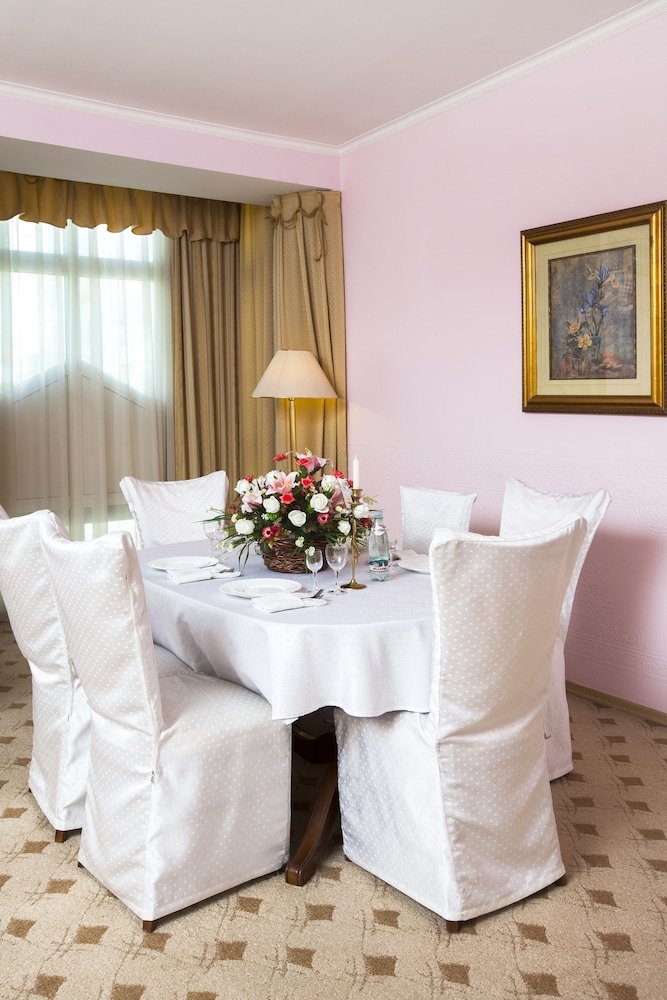 Business Hotel