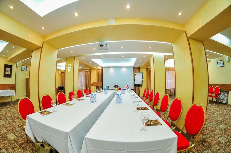 Uyut Hotel