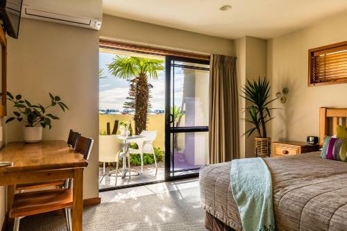 Hostal Beach House Studios