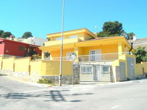 Apartamentos La Cova