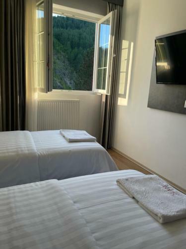 Hotel SH & SH