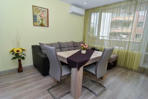 Apartment Deni