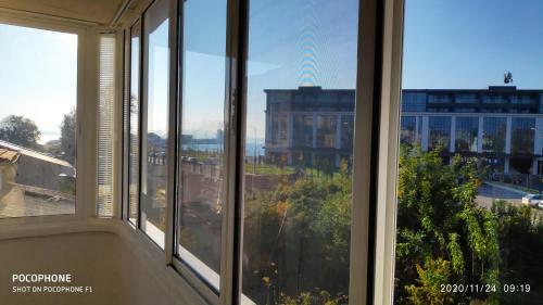 Unique Location Apartment With Parking