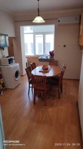 Unique Location Apartment With Parking