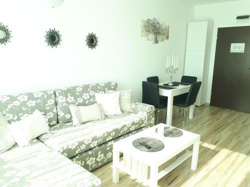Apartamento Sch�ne 2 Zimmer Wohnung, 2 Min. Vom Strand Entfern