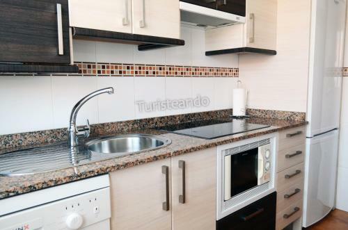 Apartamento Mar de Prellezo: Parking Y Piscina Comunitaria