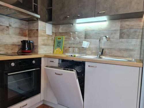 Flora - Beautiful *new* Apartment To The Beach