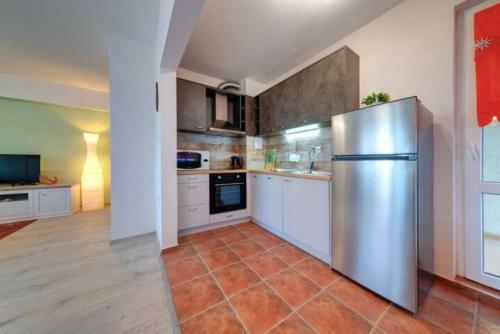 Flora - Beautiful *new* Apartment To The Beach