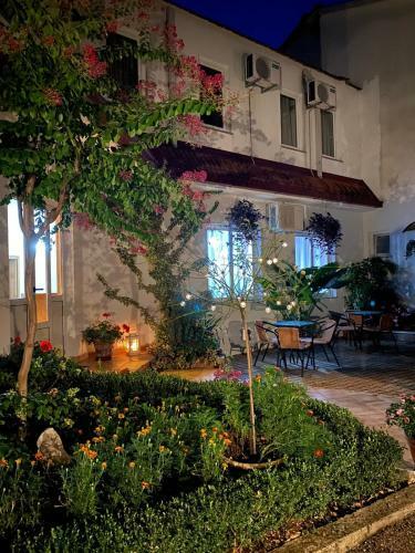 Hostal Pansion Lazine