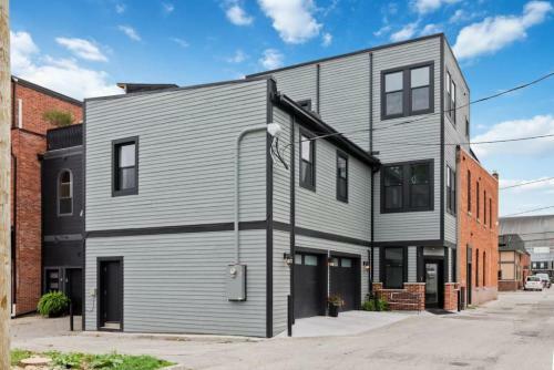 Secluded Simcoe St Treasure