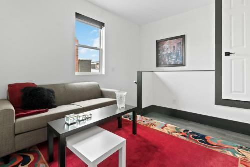 Secluded Simcoe St Treasure