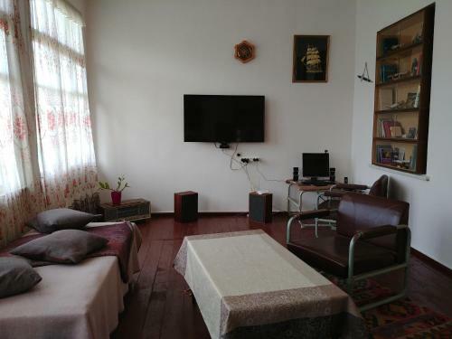 Hostal Tatev Guest House