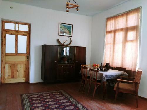 Hostal Tatev Guest House