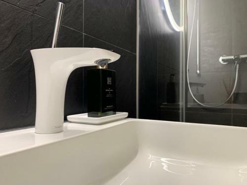Central & Elegant Room In Biel