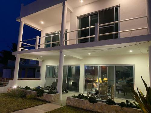 Hermosa Casa En La Playa Para Ti