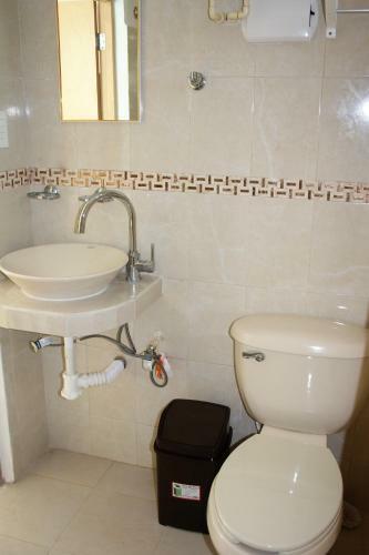Cute Refurbished Beachfront House, Private Paradise For A Couple