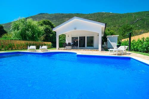 Villa Mirna