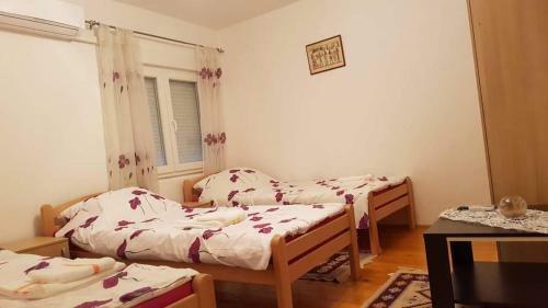Hostal Hostel Ada S Home