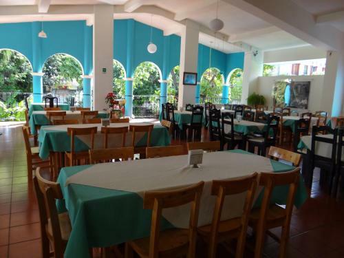 Hotel Yaxch�