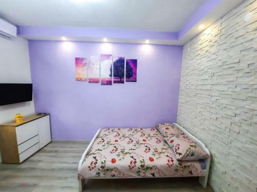 Villa Holiday Home With 4 Studio Apartments