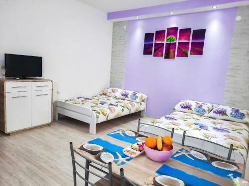 Villa Holiday Home With 4 Studio Apartments