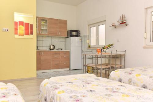 Villa Holiday Home With 4 Studio Apartments