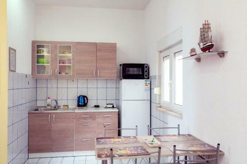 Villa Holiday Home With 4 Studio Apartments