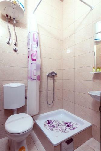 Villa Holiday Home With 4 Studio Apartments