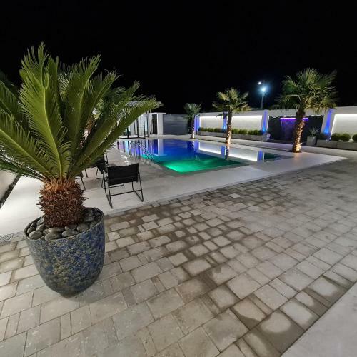 Lt Luxury Villa