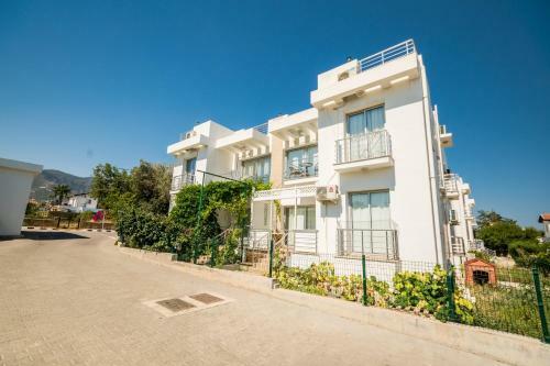 Luxury Two-bedroom Apartment In Amazing Place Lukomorye E5