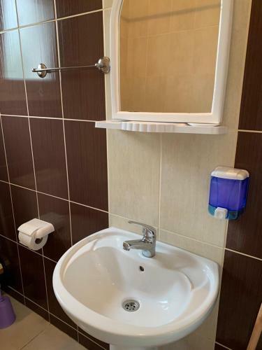 Luxury Two-bedroom Apartment In Amazing Place Lukomorye E5