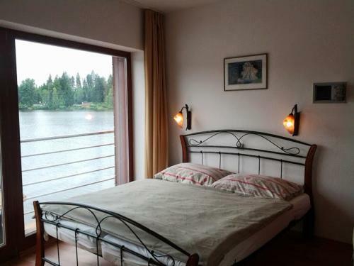 Hostal Penzion Ratm�r�k A Vin�rna U Raka
